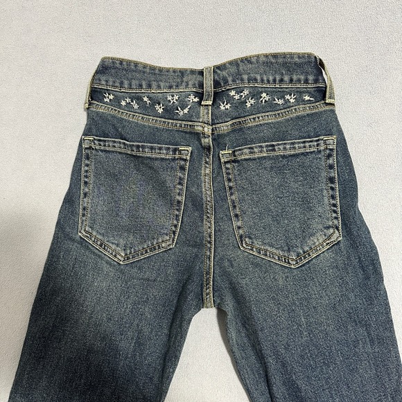Hollister High-Rise Flare Leg Jeans Embroidered Dark Wash Blue Size W24 L32 - Picture 9 of 12